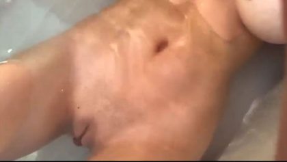 Courtney Stodden enseña su coño en el vídeo