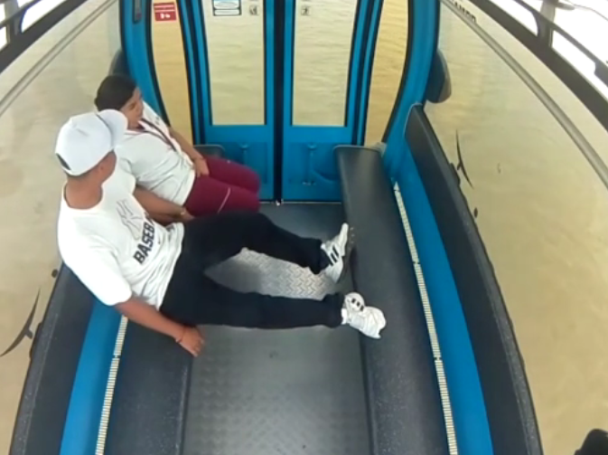 pareja teniendo sexo en la cabina de Aerovia de Guayaquil