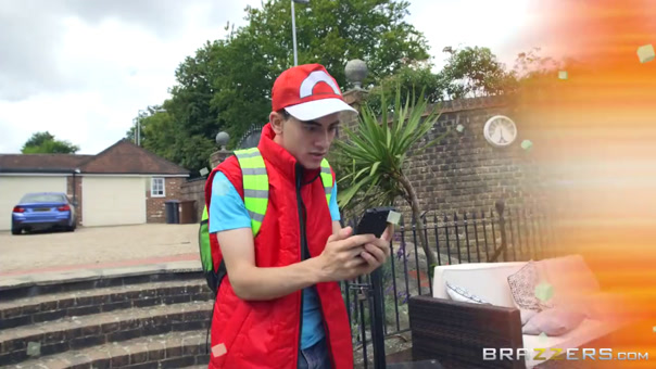 Chicopolas Catching Pokemon