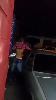Tiguere del Capotillo dando otro detrás del álbum