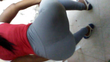 La leche lo toma bailando