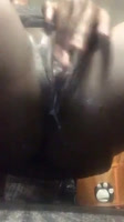Un negro con un buen toto